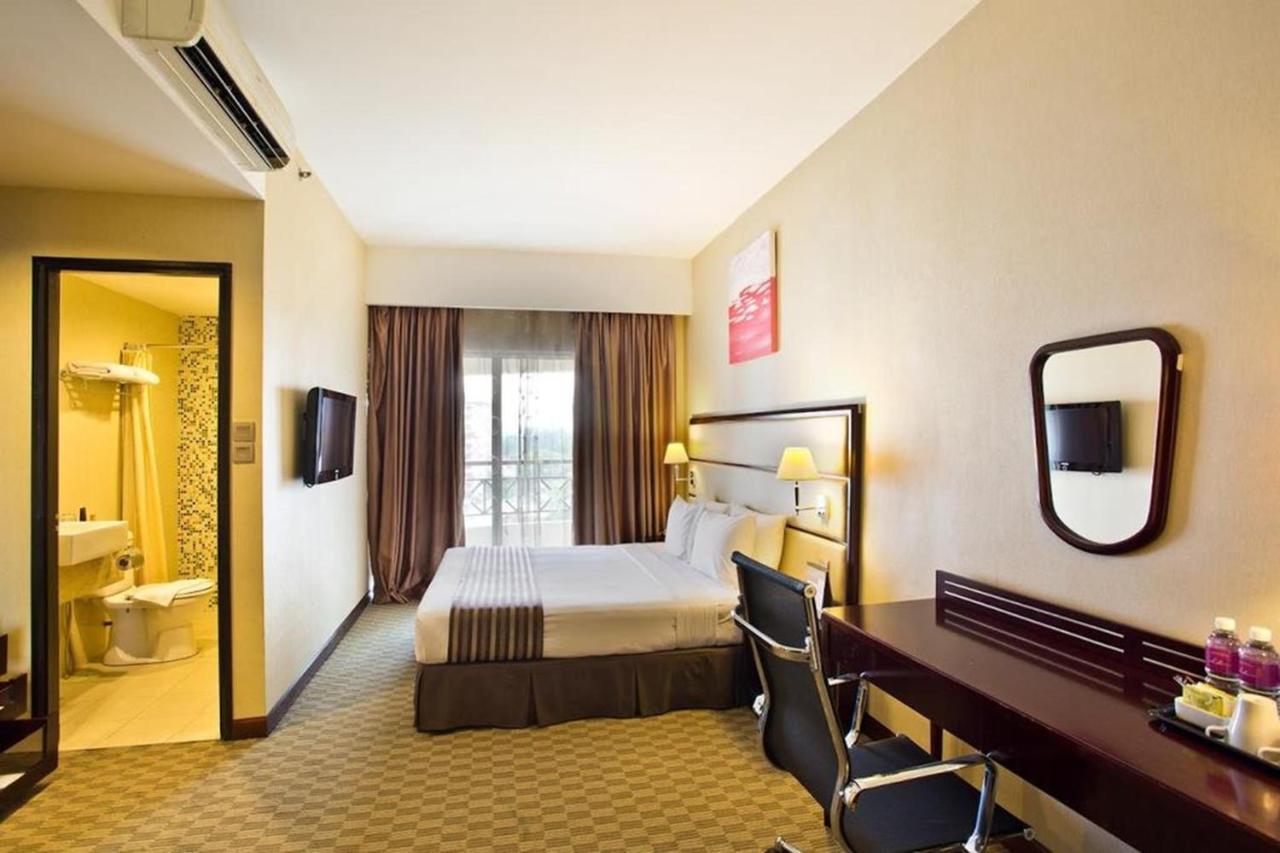 Silka Johor Bahru Hotel Exterior photo